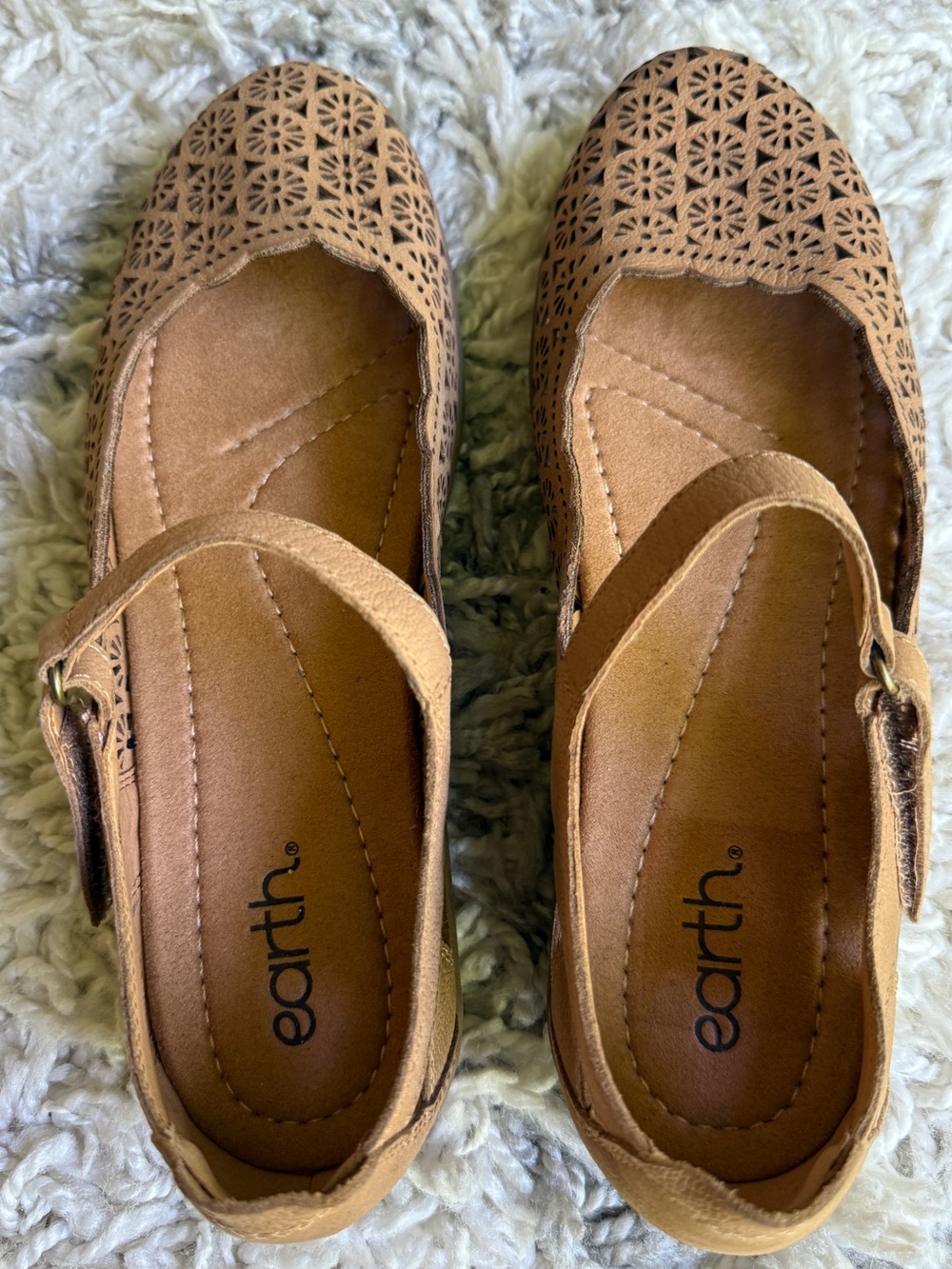 Earth Etlady Tan Leather Laser Cut Scalloped Mary Jane Flats Shoes Size 10 - Picture 4 of 5